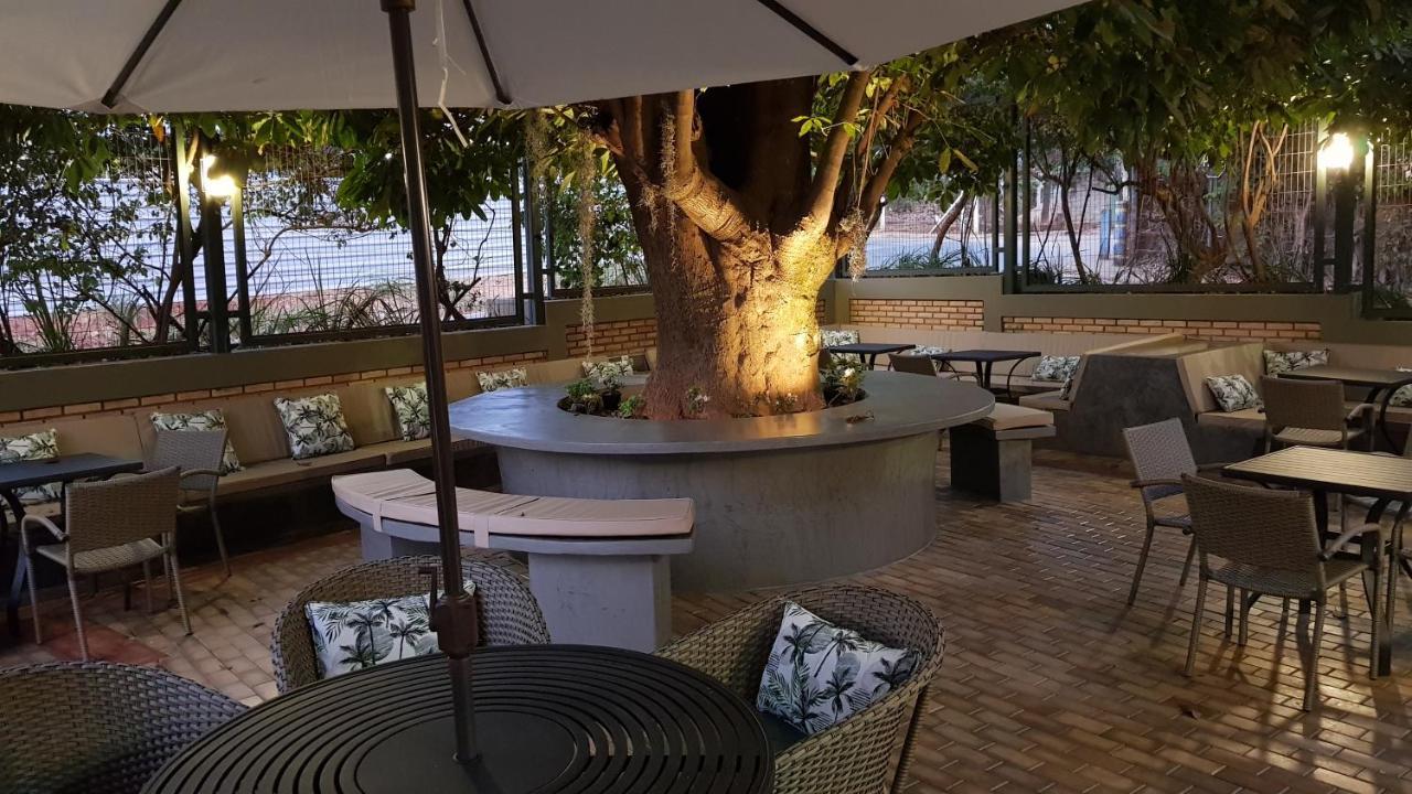 Hotel Das Palmeiras Paracatu Bagian luar foto