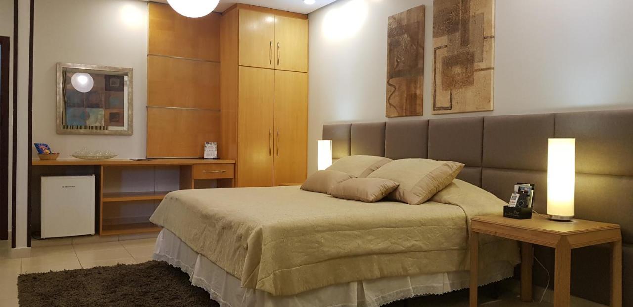 Hotel Das Palmeiras Paracatu Bagian luar foto