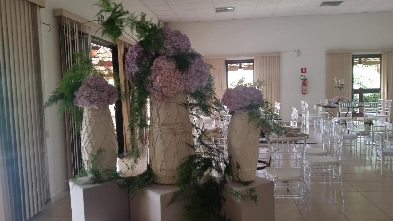 Hotel Das Palmeiras Paracatu Bagian luar foto