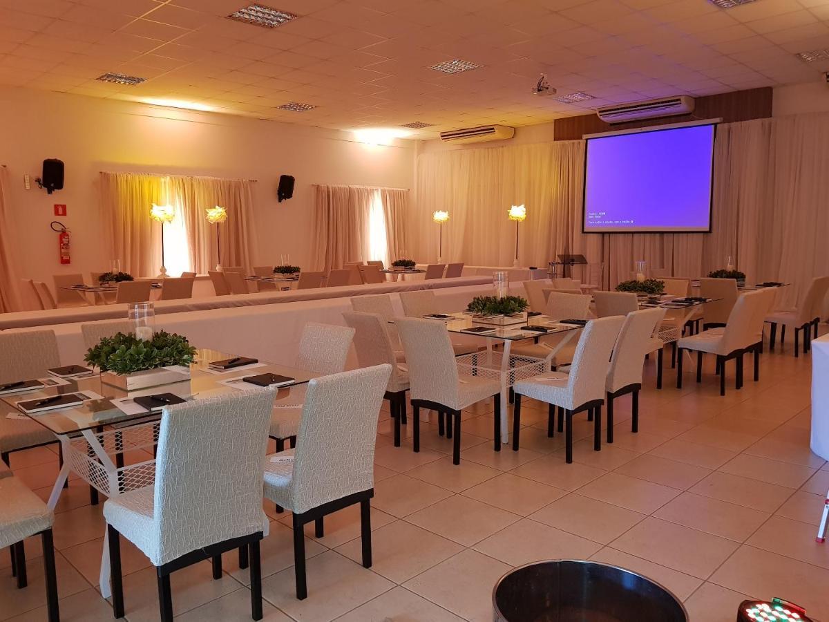 Hotel Das Palmeiras Paracatu Bagian luar foto