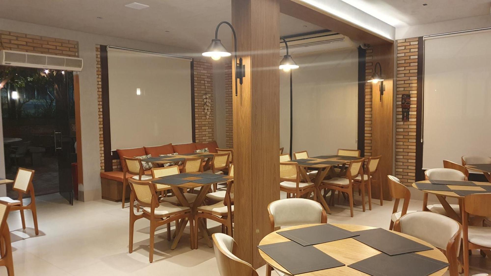 Hotel Das Palmeiras Paracatu Bagian luar foto
