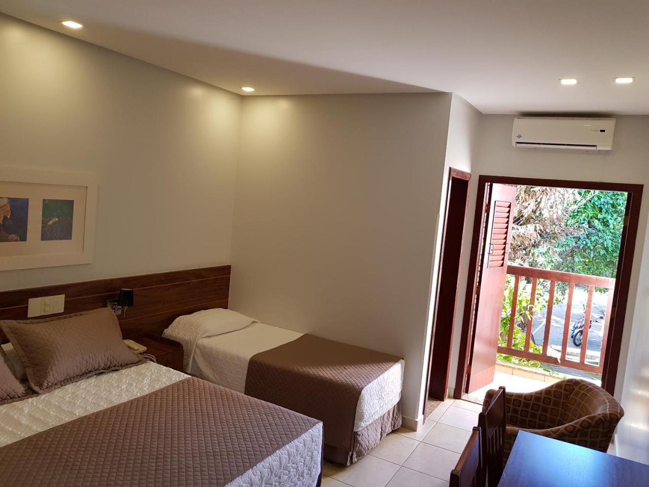Hotel Das Palmeiras Paracatu Bagian luar foto