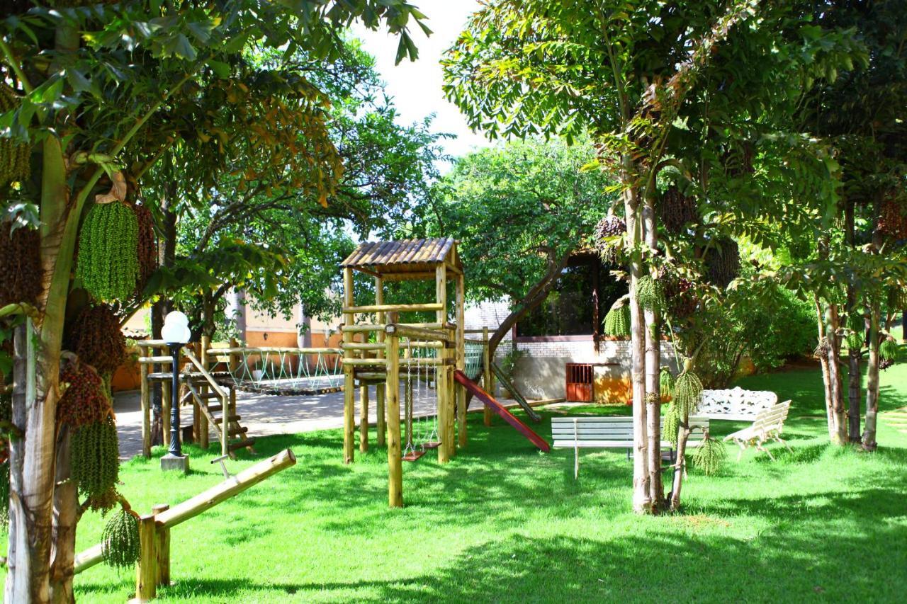 Hotel Das Palmeiras Paracatu Bagian luar foto